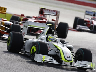 Болид Brawn GP во время Гран-при Малайзии, 2009. Фото с сайта brawngp.com