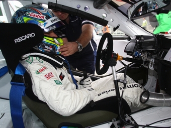 Аугусто Фарфуш в BMW с секвентальной коробкой передач. Фото WTCC