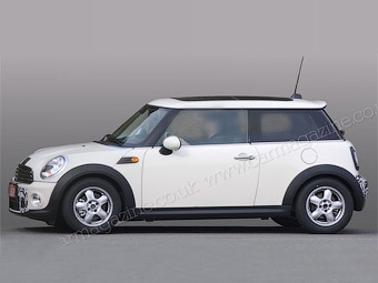 Шпионский снимок обновленного MINI. Фото с сайта carmagazine.co.uk
