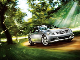 Infiniti G25. Фото Infiniti