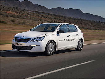 Peugeot 308 с трехцилиндровым мотором. Фото Peugeot