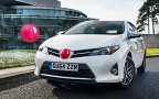 Toyota Auris с "красным носом". Фото Toyota