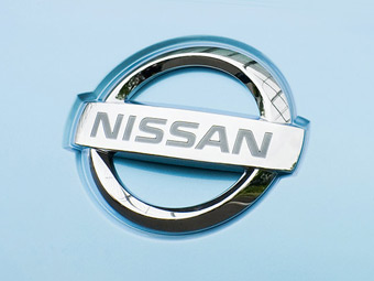 Nissan   4 