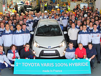 Во Франции начали собирать гибридные хэтчбеки Toyota Yaris