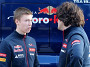 Даниил Квят с инженером команды Toro Rosso. Фото James Moy Photography