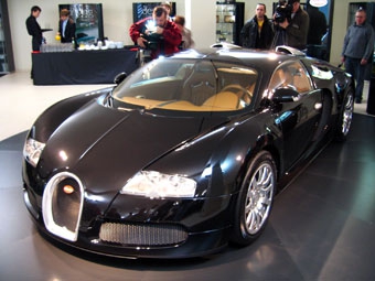 Bugatti Veyron. Фото Ленты.Ру