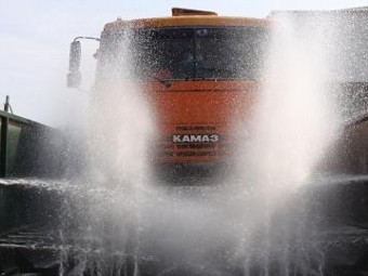 Строителей оштрафовали на миллион рублей за грязные колеса