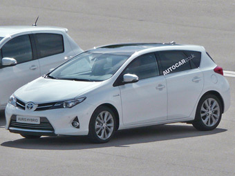      Toyota Auris