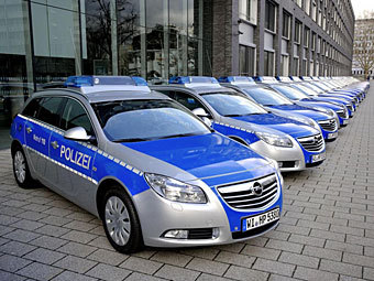 Немецкие полицейские не поместились в новые патрульные авто