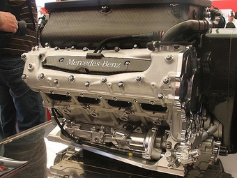 Двигатель Формулы-1 Mercedes. Фото Mercedes