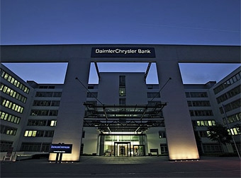 Офис DaimlerChrysler Bank в Штутгарте. Фото с сайта girloon.de