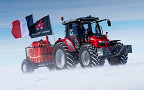 Трактор Massey Ferguson. Фото antarcticatwo.com