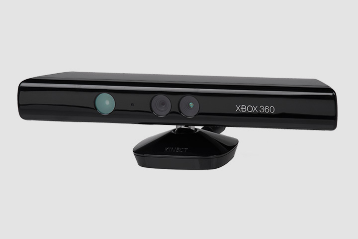 Сенсор Kinect для приставки Xbox — первый успешный пример домашнего управления жестами
