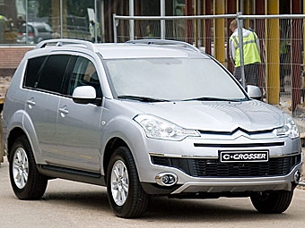 Citroen C-Crosser Commercial. Фото Citroen