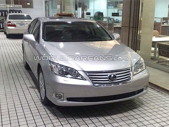 Обновленный Lexus ES 350. Фото с сайта worldcarfans.com