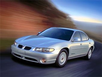Pontiac Grand Prix 1997-2003 модельных годов. Фото с сайта autowp.ru