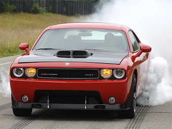 Dodge Challenger SRT10. Фото Dodge
