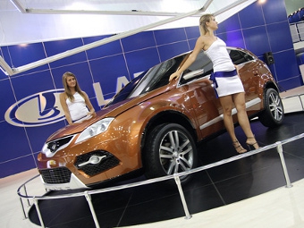Lada C-Crosser. Фото Ленты.Ру