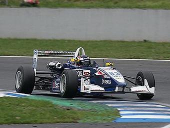 Михаил Алешин за рулем ArtTech F24-06 в Ошерслебене. Фото Formel3.de