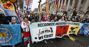 Трубопровод Dakota Access начали заполнять нефтью, несмотря на протесты