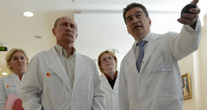 Путин предложил освободить врачей от заполнения «вороха отчетов и справок»