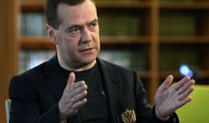 Медведев: Банки РФ будут взыскивать долги с украинских компаний через суд