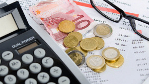Бедность растет, пока цены на нефть падают