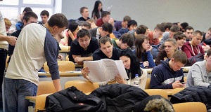 Платных студентов в стране стало меньше