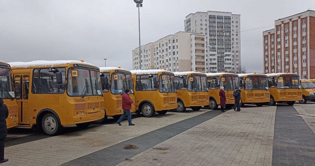 В школы Пензенской области переданы 45 новых автобусов