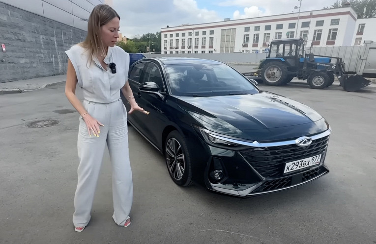 Лиса рулит Хендай Туссан 2021
