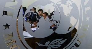 МВФ выделил России минус три процента