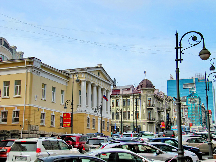 Владивосток проспекты. Океанский проспект Владивосток. Владивосток Океанский проспект фото. Иванский проспект Владивосток. Океанский проспект какой район.