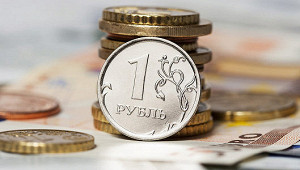 Рубль обновил двухнедельные минимумы на словесных интервенциях ЦБ