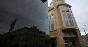 К «Военторгу» выстроилась очередь