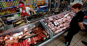 Цены на продукты в России в феврале выросли на 0,2%