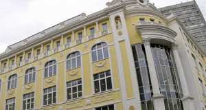 Структура акционера «Фармстандарта» может купить Midland Plaza