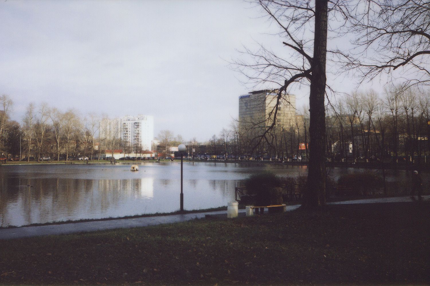 Площадь западного троекуровского пруда