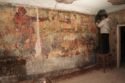 Росписи на стенах в Доме Стройбюро