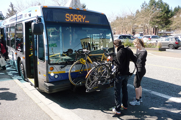 В Ванкувере к креплениям для велосипедов давно привыкли