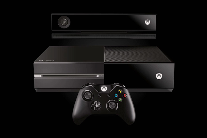 Официально продажи Xbox One в России начнутся только в следующем году. На черном рынке она уже вовсю продается