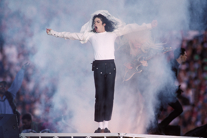Майкл Джексон в перерыве Супербоула