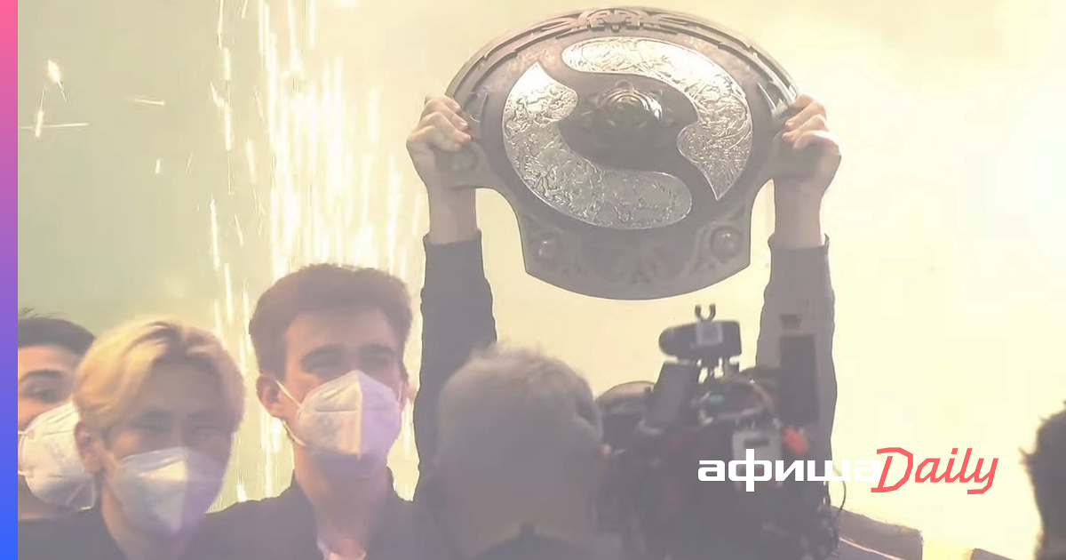 Тим спирит АЕГИС. Тим спирит дота 2 АЕГИС. Team Spirit Dota 2 ti10. Тим спирит ти 10.