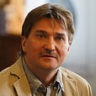 Юрий Бутусов