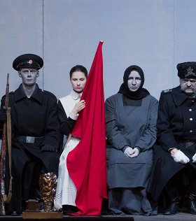 6 лучших спектаклей Москвы и Петербурга по версии Натальи Синдеевой
