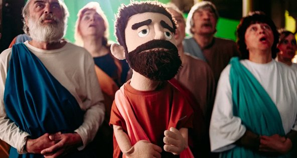 Онлайн-премьеры недели: «Рассказ служанки», «Киберпанк: Бегущие по краю» и последний сезон «Атланты»