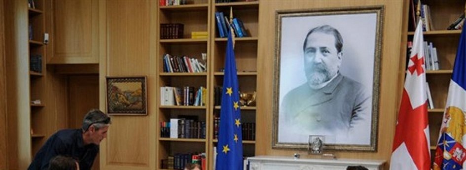 Кино: «Пять дней в августе» Кино: «Пять дней в августе»