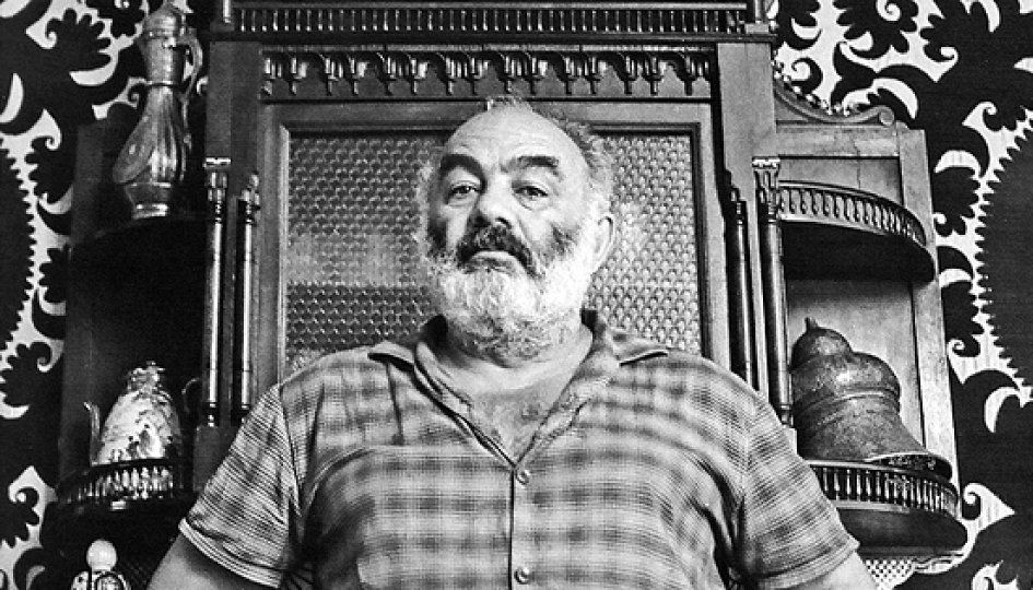 Выставки: Выставка цвета граната Выставки: Выставка цвета граната