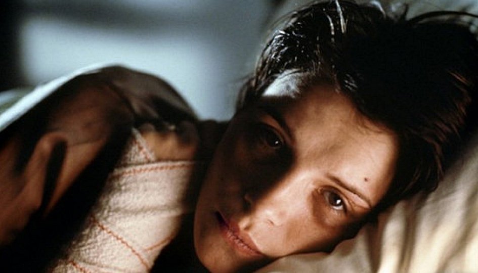 Фильм «Три цвета: Синий» Кино: «Три цвета: Синий»