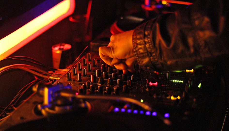 Концерт «Дыхание ночи»: DJ Nejtrino, Новосибирск Концерты: «Дыхание ночи»: DJ Nejtrino, Новосибирск