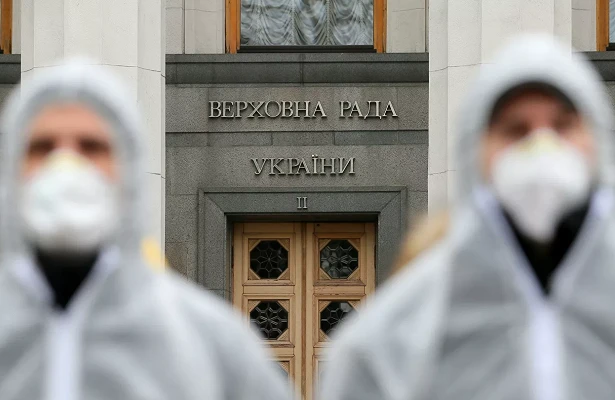 На Украине рассказали о «тайной» вакцинации политиков